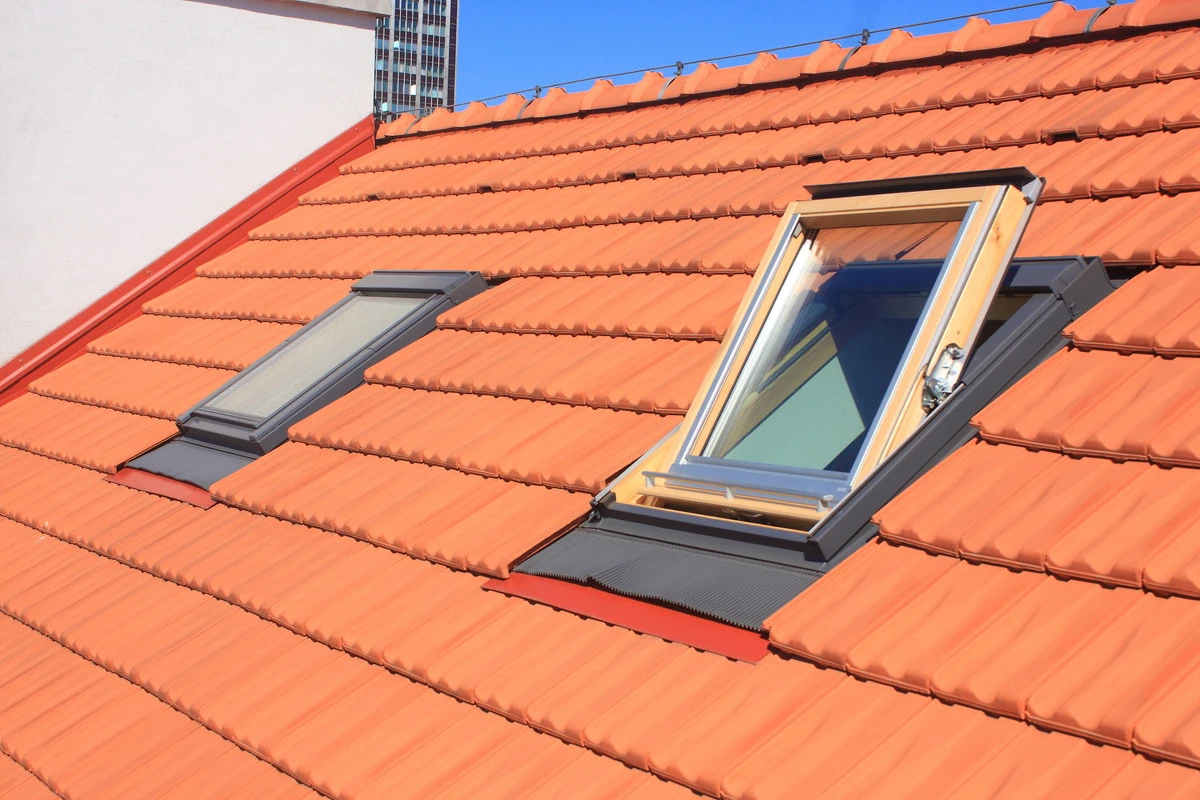 Pose de fenêtre de toit VELUX à Orvault